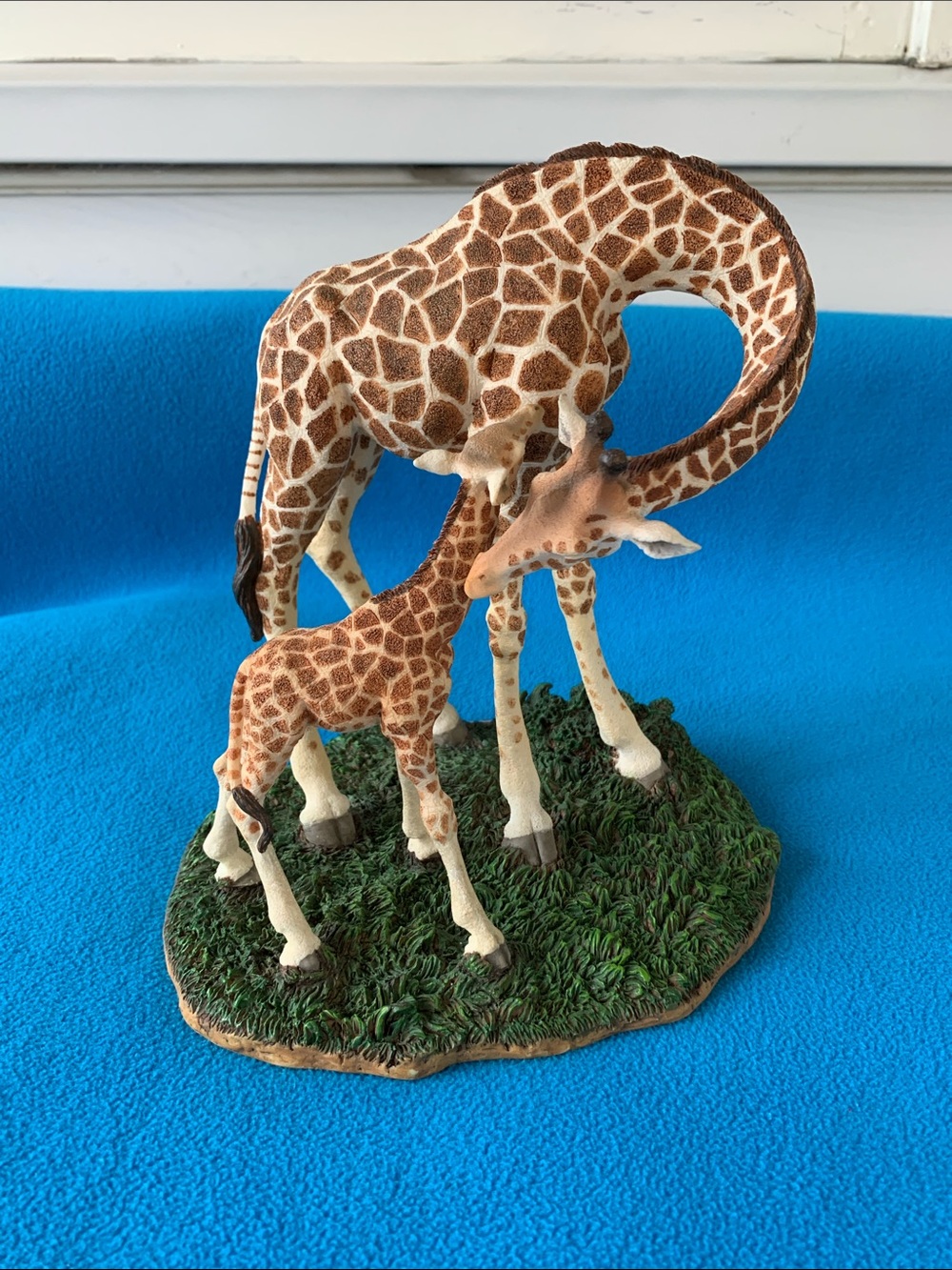 Second Nature Design Giraffe Figurine - A Mother’s Love - Limited Edition